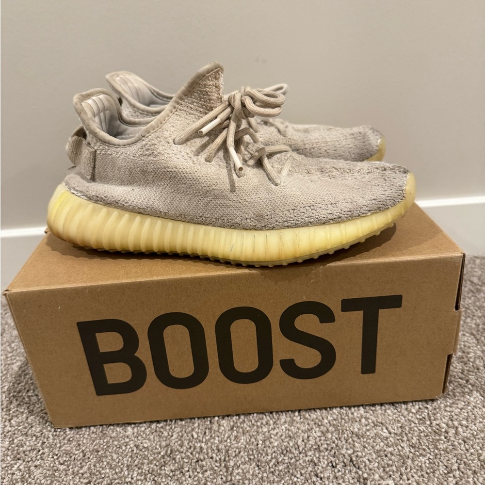 Yeezy boosts 350 V2 white